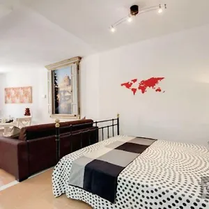 4* מלון דירות Navona Open Space